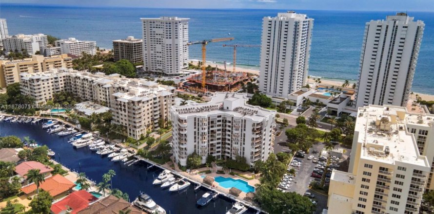 Condominio en Pompano Beach, Florida, 2 dormitorios  № 2034354