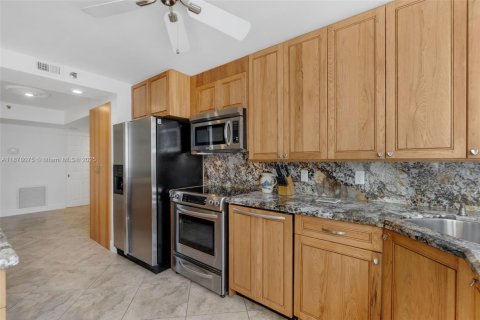 Condominio en venta en Pompano Beach, Florida, 2 dormitorios, 142.14 m2 № 2034354 - foto 8