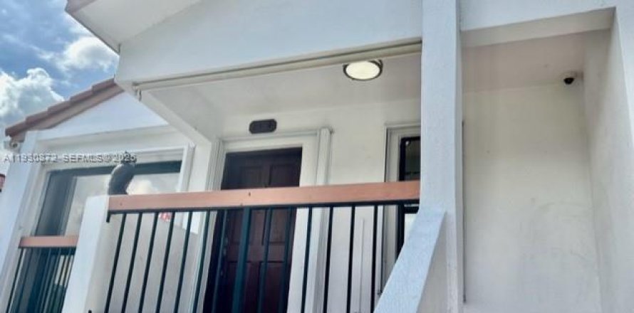 Квартира в Майами, Флорида 2 спальни, 70.61м2 № 2034438