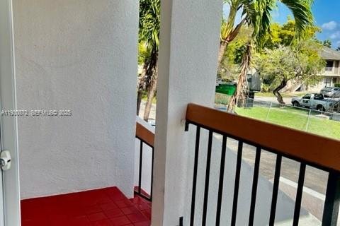 Снять в аренду квартиру в Майами, Флорида 2 спальни, 70.61м2, № 2034438 - фото 2