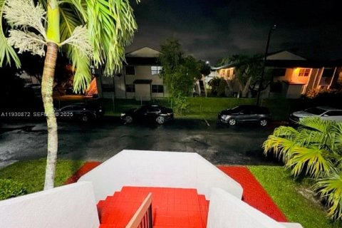 Снять в аренду квартиру в Майами, Флорида 2 спальни, 70.61м2, № 2034438 - фото 8