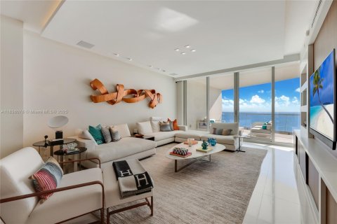 Condominio en venta en Sunny Isles Beach, Florida, 3 dormitorios, 270.62 m2 № 1820202 - foto 2