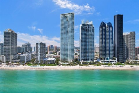 Condominio en venta en Sunny Isles Beach, Florida, 3 dormitorios, 270.62 m2 № 1820202 - foto 29