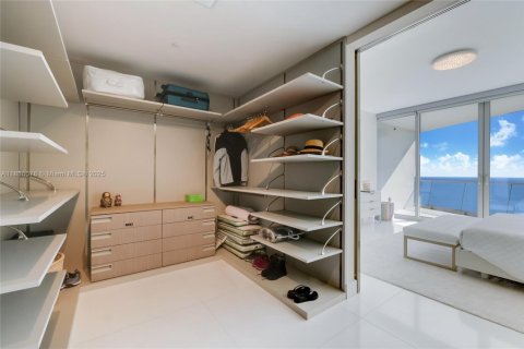 Condominio en venta en Sunny Isles Beach, Florida, 3 dormitorios, 270.62 m2 № 1820202 - foto 18