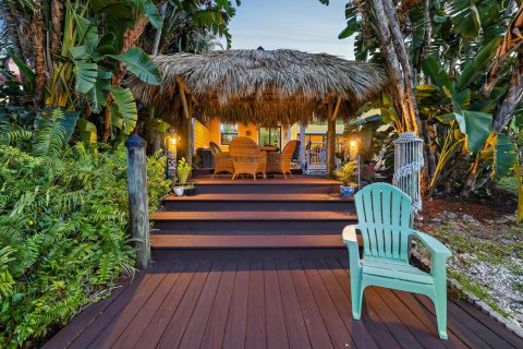 House in Jupiter, Florida 3 bedrooms, 260.87 sq.m. № 2190173 - photo 21