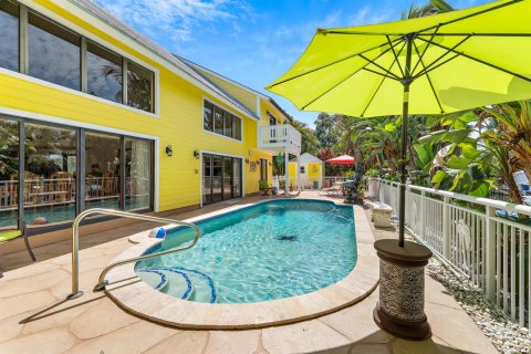 House in Jupiter, Florida 3 bedrooms, 260.87 sq.m. № 2190173 - photo 15