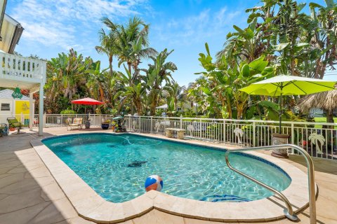 House in Jupiter, Florida 3 bedrooms, 260.87 sq.m. № 2190173 - photo 16