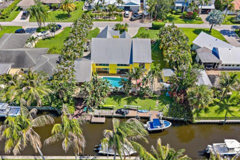 House in Jupiter, Florida 3 bedrooms, 260.87 sq.m. № 2190173 - photo 18