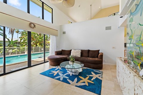 House in Jupiter, Florida 3 bedrooms, 260.87 sq.m. № 2190173 - photo 4
