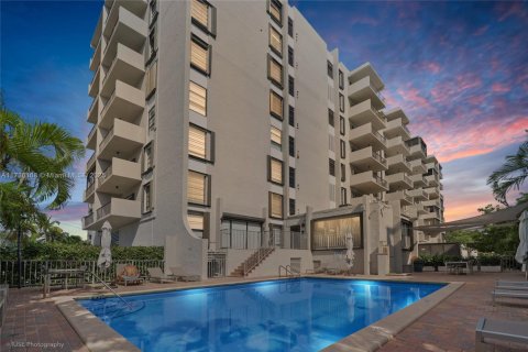 Condo in Key Biscayne, Florida, 2 bedrooms  № 1864070 - photo 18