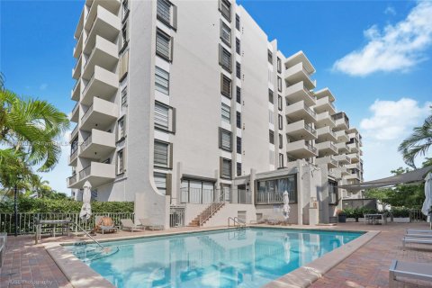 Condo in Key Biscayne, Florida, 2 bedrooms  № 1864070 - photo 17