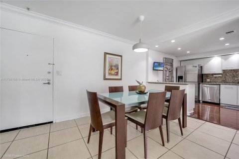 Condo in Key Biscayne, Florida, 2 bedrooms  № 1864070 - photo 3