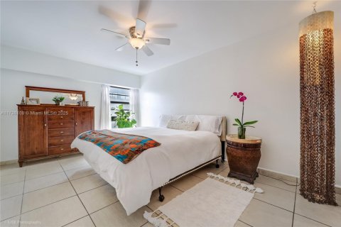 Condo in Key Biscayne, Florida, 2 bedrooms  № 1864070 - photo 7