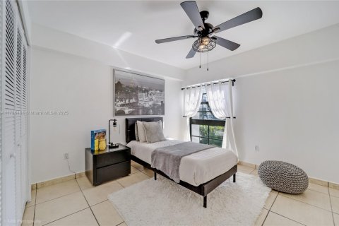 Condo in Key Biscayne, Florida, 2 bedrooms  № 1864070 - photo 12