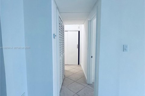 Снять в аренду кондоминиум в Майами-Бич, Флорида 1 спальня, 65.03м2, № 1987709 - фото 8