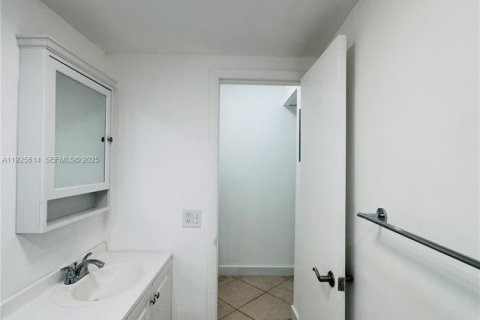 Снять в аренду кондоминиум в Майами-Бич, Флорида 1 спальня, 65.03м2, № 1987709 - фото 14