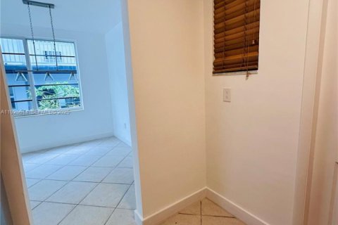 Снять в аренду кондоминиум в Майами-Бич, Флорида 1 спальня, 65.03м2, № 1987709 - фото 21