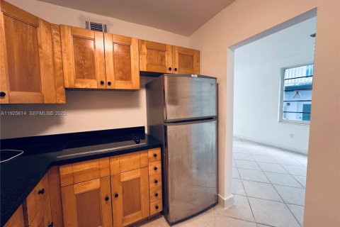 Снять в аренду кондоминиум в Майами-Бич, Флорида 1 спальня, 65.03м2, № 1987709 - фото 3