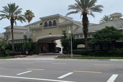 Condo in Tampa, Florida, 2 bedrooms  № 1850284 - photo 1