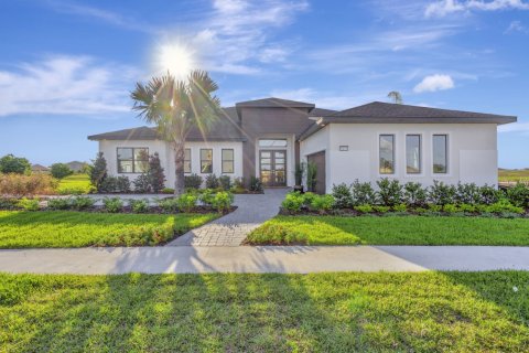 House in Robins Cove at Epperson by Biscayne Homes in Wesley Chapel, Florida 6 rooms, 430 sq.m. № 373529 - photo 1
