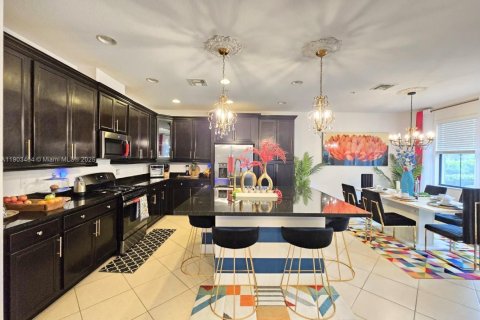 Townhouse in Sunrise, Florida 4 bedrooms, 273.32 sq.m. № 2076902 - photo 12