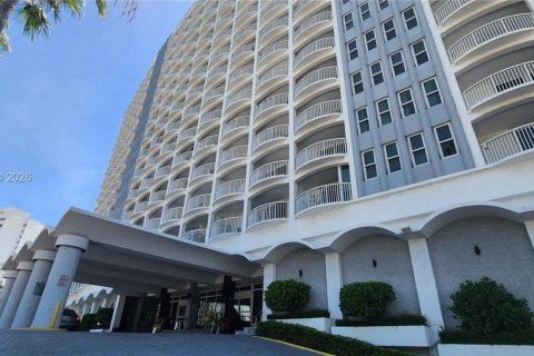 Copropriété à louer à Miami Beach, Floride: 1 chambre, 91.04 m2 № 2086008 - photo 2