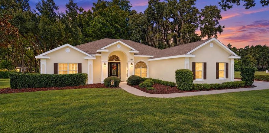 Villa ou maison à Fruitland Park, Floride 3 chambres, 251.21 m2 № 2433425