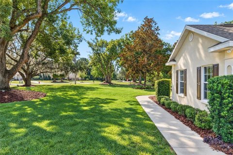 Villa ou maison à vendre à Fruitland Park, Floride: 3 chambres, 251.21 m2 № 2433425 - photo 18