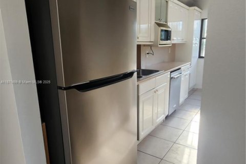 Copropriété à louer à Hollywood, Floride: 3 chambres, 201.41 m2 № 1922611 - photo 12