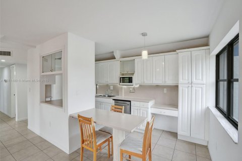 Copropriété à louer à Hollywood, Floride: 3 chambres, 201.41 m2 № 1922611 - photo 8