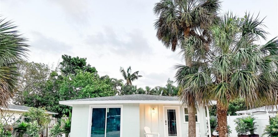 House in Longboat Key, Florida 4 bedrooms, 127.83 sq.m. № 1805673