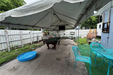 House in Miami, Florida 4 bedrooms, 118.91 sq.m. № 1770837 - photo 19