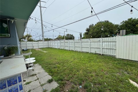 House in Miami, Florida 4 bedrooms, 118.91 sq.m. № 1770837 - photo 22
