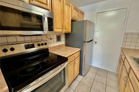 Copropriété à louer à Fort Lauderdale, Floride: 2 chambres, 78.97 m2 № 1898358 - photo 4