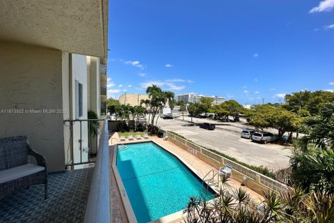 Copropriété à louer à Fort Lauderdale, Floride: 2 chambres, 78.97 m2 № 1898358 - photo 5