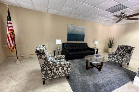 Copropriété à louer à Fort Lauderdale, Floride: 2 chambres, 78.97 m2 № 1898358 - photo 18