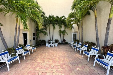 Copropriété à louer à Fort Lauderdale, Floride: 2 chambres, 78.97 m2 № 1898358 - photo 17