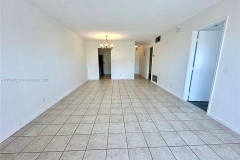 Copropriété à louer à Fort Lauderdale, Floride: 2 chambres, 78.97 m2 № 1898358 - photo 2
