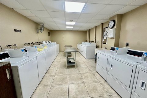 Copropriété à louer à Fort Lauderdale, Floride: 2 chambres, 78.97 m2 № 1898358 - photo 19