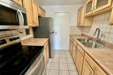 Copropriété à louer à Fort Lauderdale, Floride: 2 chambres, 78.97 m2 № 1898358 - photo 3