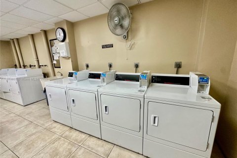 Copropriété à louer à Fort Lauderdale, Floride: 2 chambres, 78.97 m2 № 1898358 - photo 21