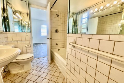 Copropriété à louer à Fort Lauderdale, Floride: 2 chambres, 78.97 m2 № 1898358 - photo 8