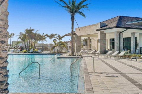 Condo in Doral, Florida, 3 bedrooms  № 1921681 - photo 28