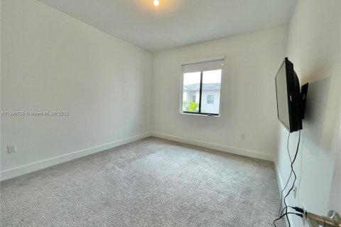 Condo in Doral, Florida, 3 bedrooms  № 1921681 - photo 10