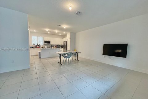 Condo in Doral, Florida, 3 bedrooms  № 1921681 - photo 7