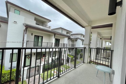 Condo in Doral, Florida, 3 bedrooms  № 1921681 - photo 22