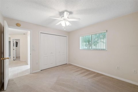 Casa en venta en Spring Hill, Florida, 4 dormitorios, 238.29 m2 № 1743759 - foto 8