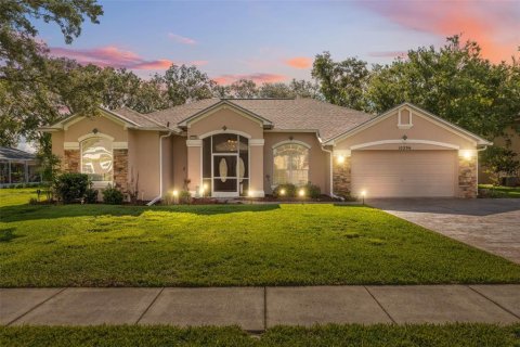 Casa en venta en Spring Hill, Florida, 4 dormitorios, 238.29 m2 № 1743759 - foto 1