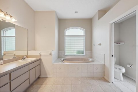 Casa en venta en Spring Hill, Florida, 4 dormitorios, 238.29 m2 № 1743759 - foto 5