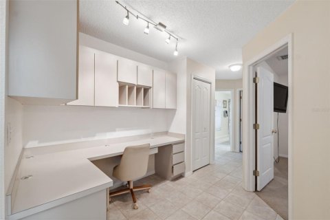 Casa en venta en Spring Hill, Florida, 4 dormitorios, 238.29 m2 № 1743759 - foto 9